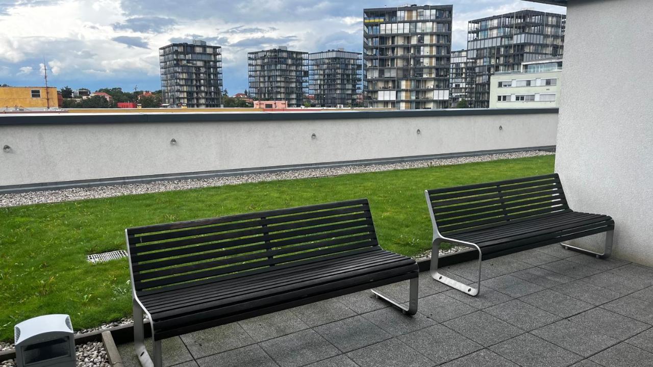 Residence Garden Tower S Balkonem, Garaz Prague Exterior photo